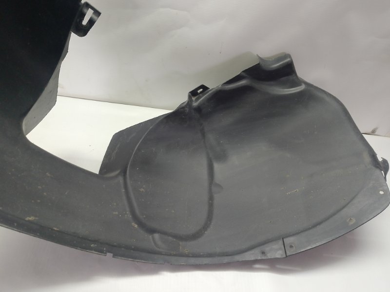 Подкрылок Volvo XC70