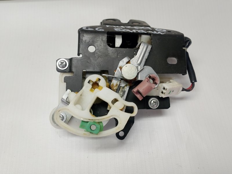 Замок крышки багажника Mazda 6 2005 GG