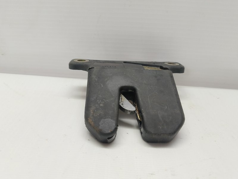 Замок крышки багажника Audi A4 B5