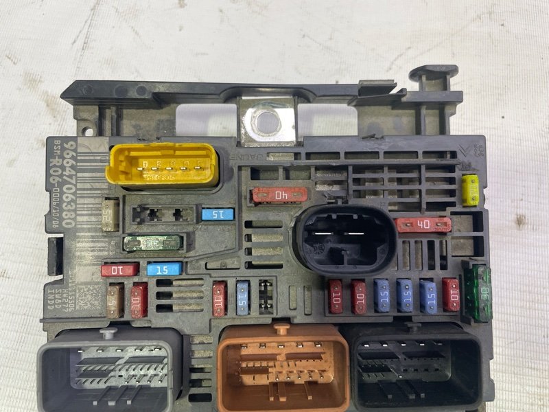 Блок предохранителей Citroen C4 2008