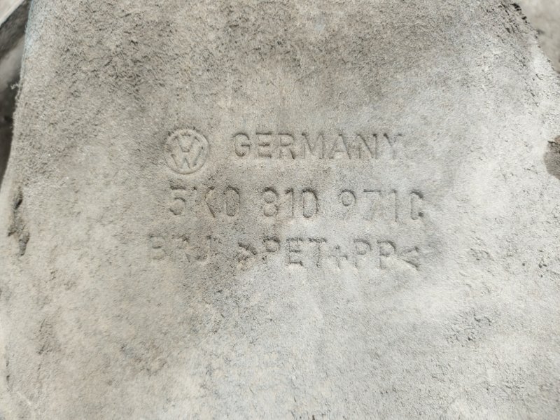 Подкрылок Volkswagen Golf 2012 Mk6