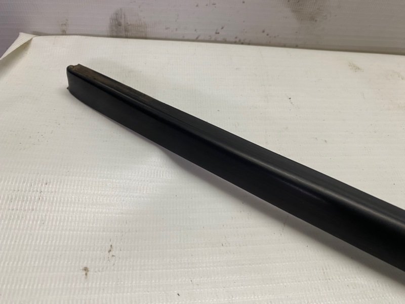 Молдинг лобового стекла Volkswagen Golf 2012 Mk6