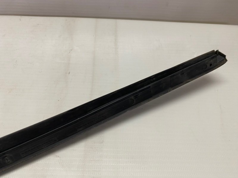 Молдинг лобового стекла Volkswagen Golf 2012 Mk6