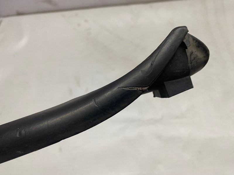 Молдинг лобового стекла Volkswagen Golf 2012 Mk6