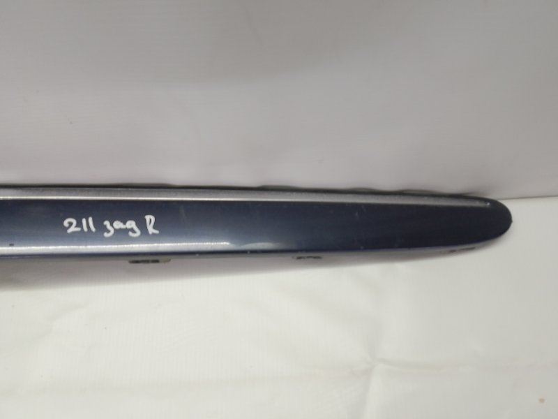 Молдинг бампера Mercedes Benz c