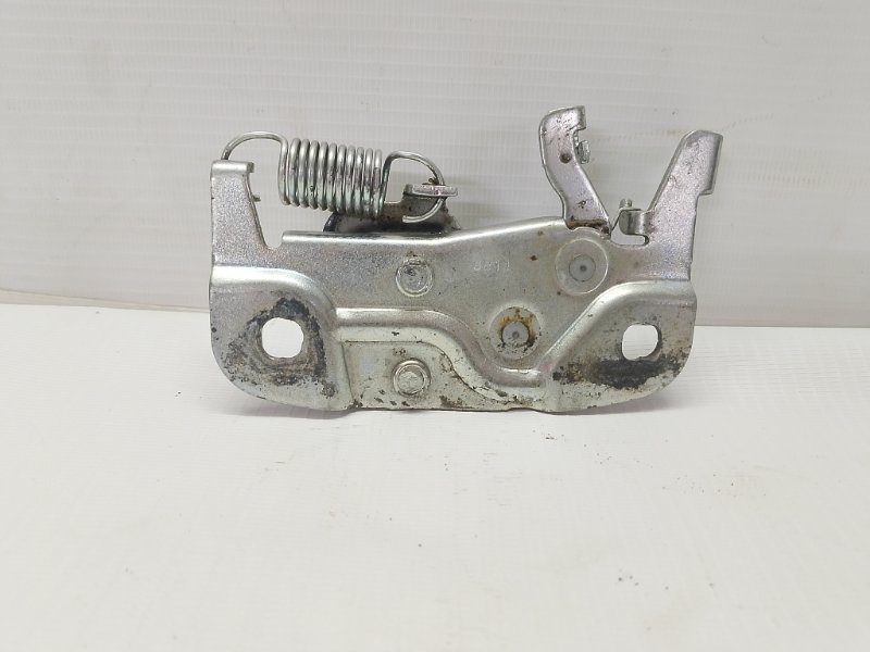 Ответная часть замка багажника Mitsubishi Lancer