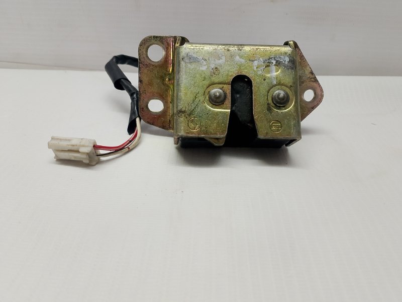 Замок крышки багажника Toyota Corolla Spacio AE111