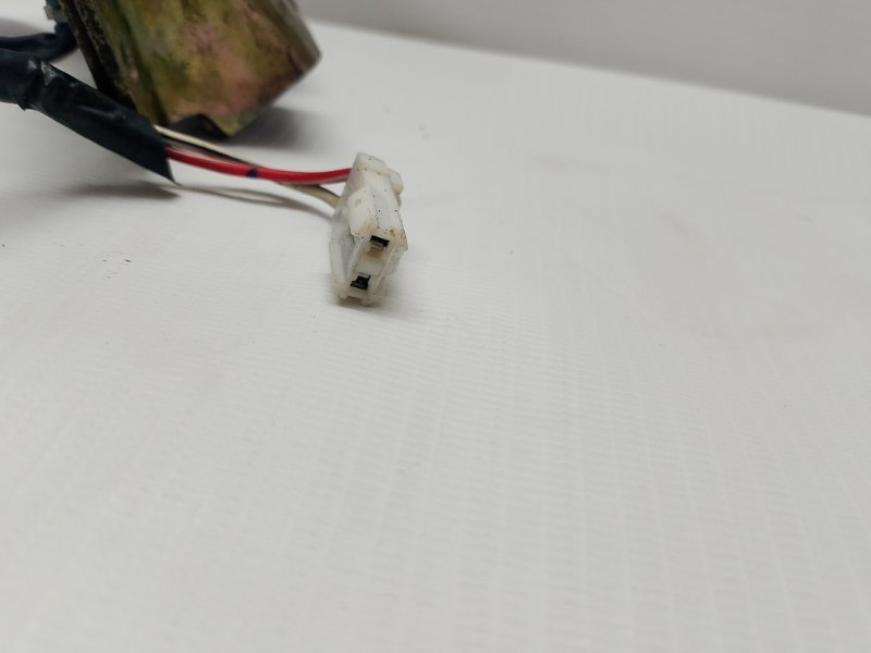 Замок крышки багажника Toyota Corolla Spacio AE111