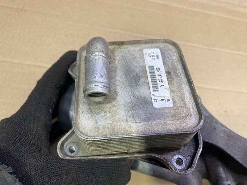 Корпус масляного фильтра Volkswagen Golf 2012 Mk6