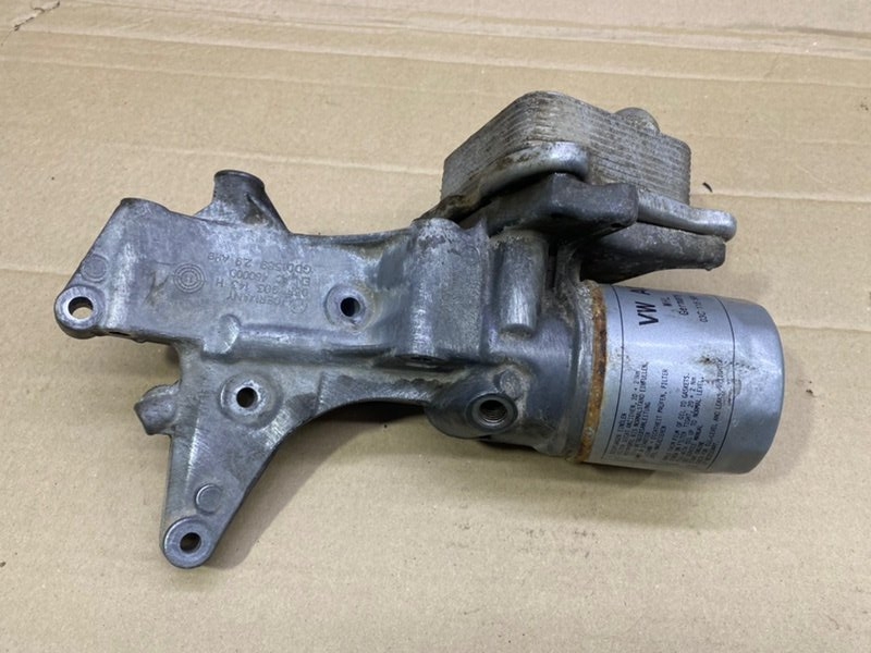 Корпус масляного фильтра Volkswagen Golf 2012 Mk6