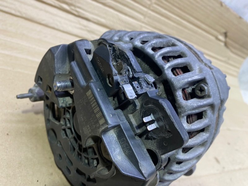 Генератор Volkswagen Golf 2012 Mk6