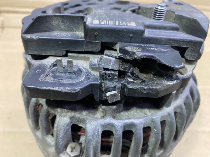 Генератор Volkswagen Golf 2012 Mk6