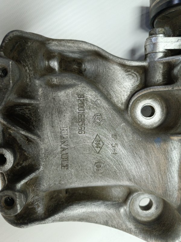 Кронштейн генератора renault logan