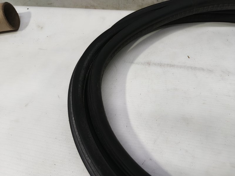 Уплотнитель кузова Citroen C4 2008