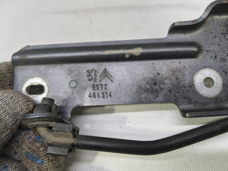 Петля капота Citroen C4 2008