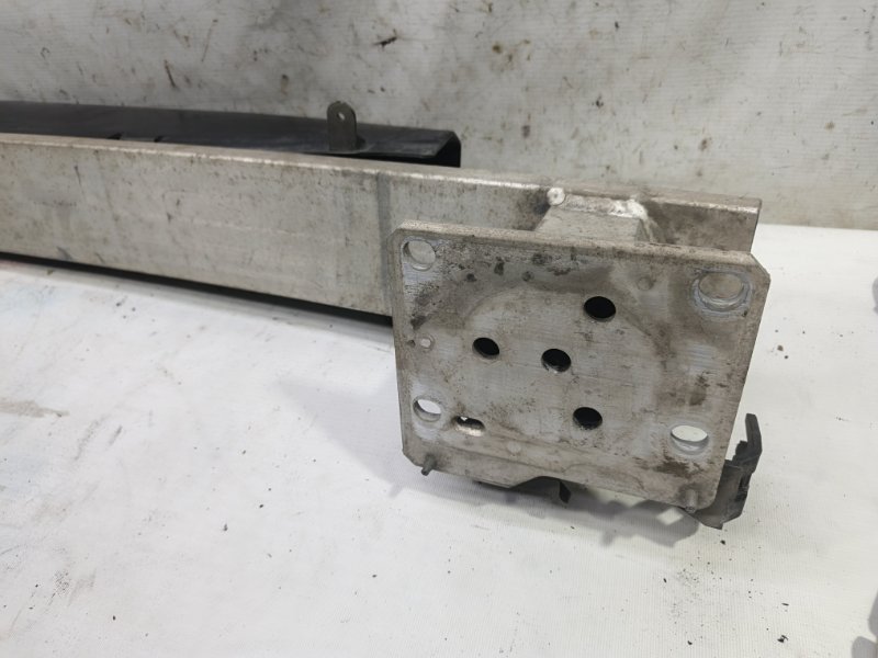 Усилитель бампера Citroen C4 2008