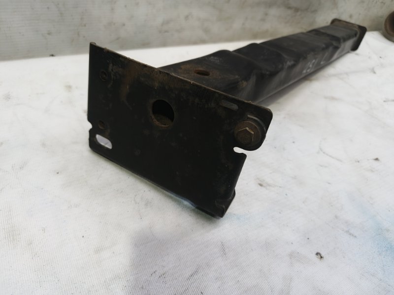 Кронштейн усилителя бампера Citroen C4 2008