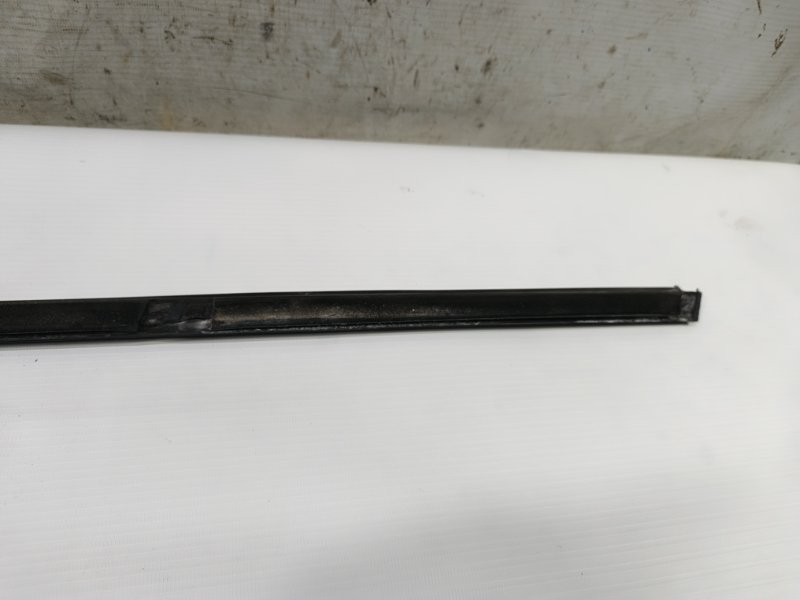 Молдинг стекла Citroen C4 2008