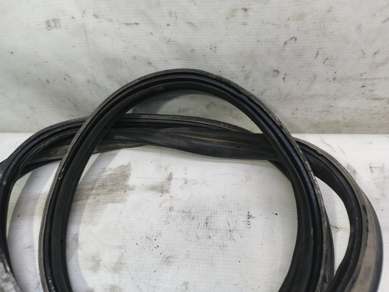 Уплотнитель багажника Citroen C4 2008