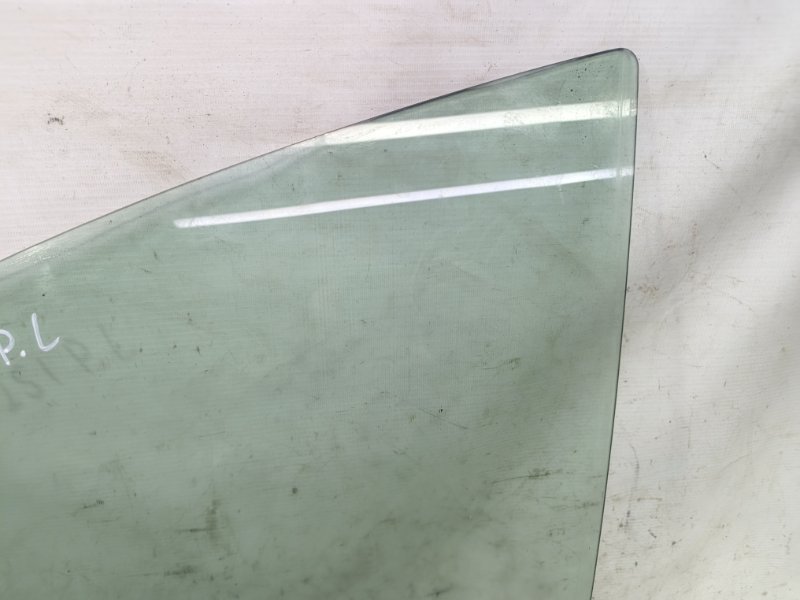 Стекло двери Citroen C4 2008