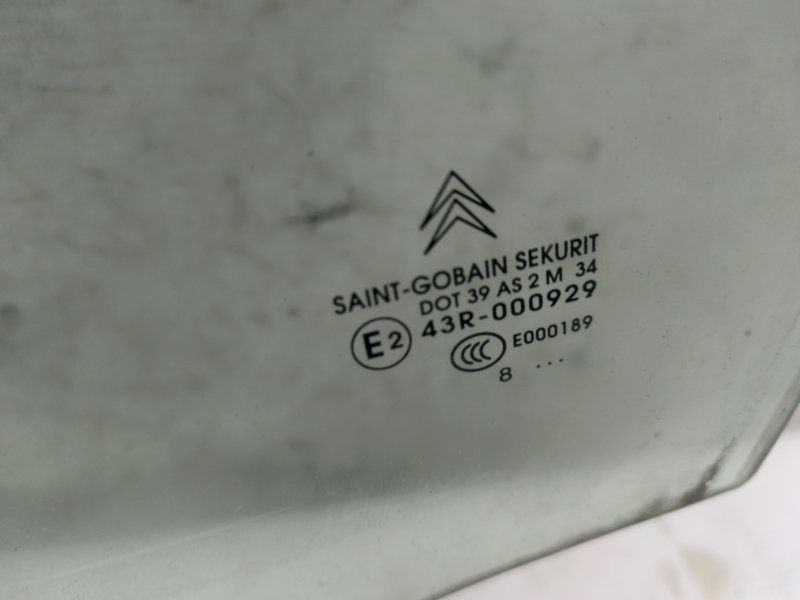 Стекло двери Citroen C4 2008