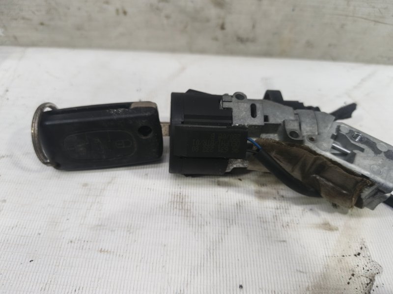 Замок зажигания Citroen C4 2008