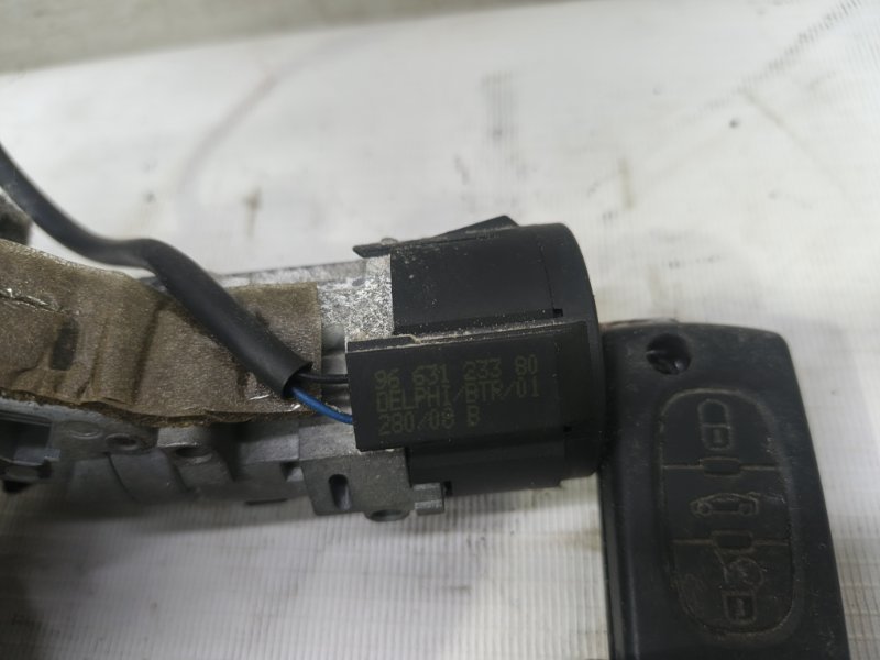 Замок зажигания Citroen C4 2008