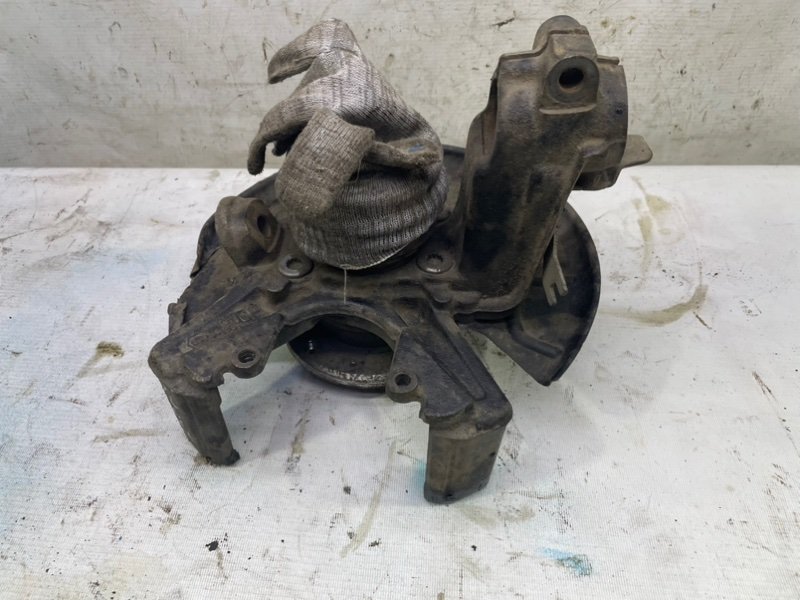 Кулак поворотный Volkswagen Jetta 2008