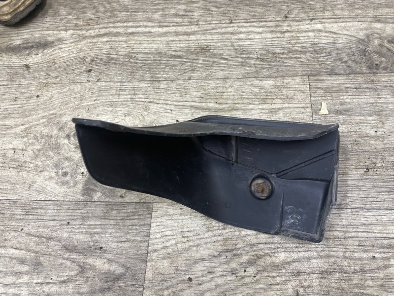 Брызговик Toyota Corolla 2008 E150