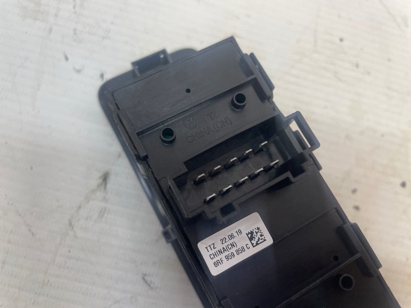 Блок управления стеклоподъемниками Volkswagen Polo 2020