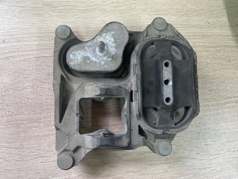 Подушка Audi A6 2012