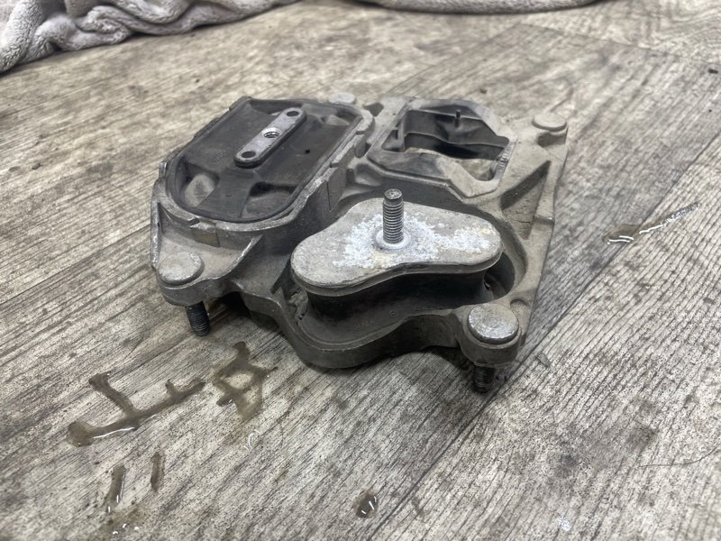 Подушка Audi A6 2012