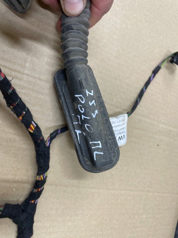 Проводка двери Volkswagen Polo 2020