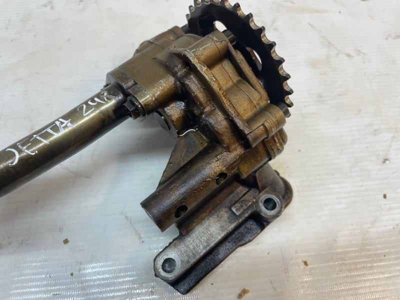 Насос масляный Volkswagen Jetta 2008