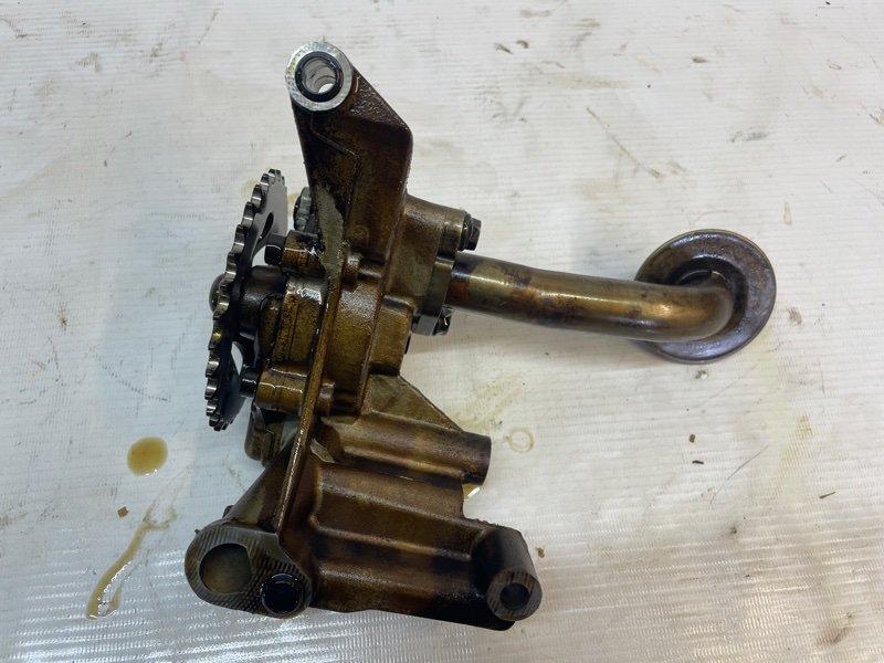 Насос масляный Volkswagen Jetta 2008