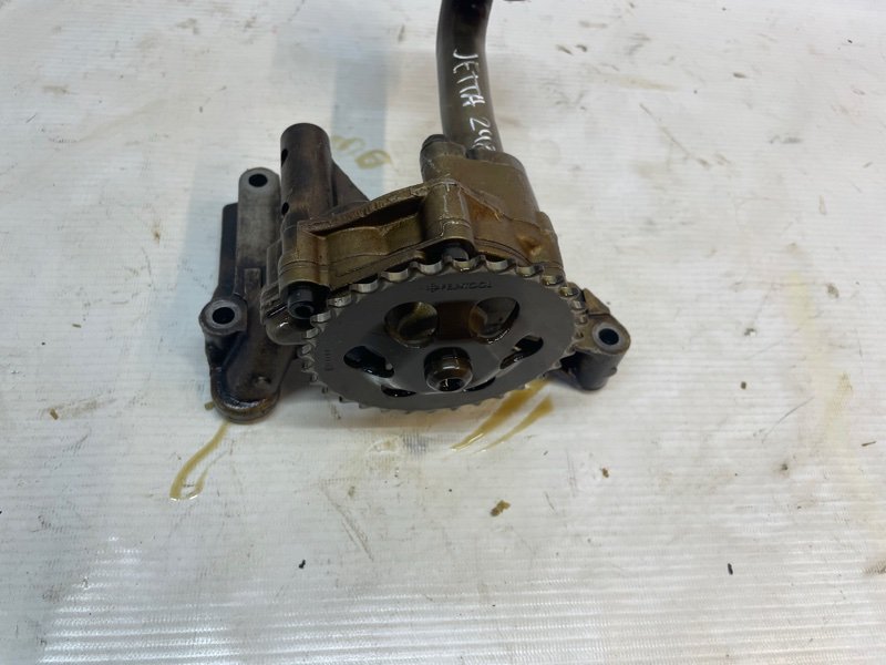 Насос масляный Volkswagen Jetta 2008