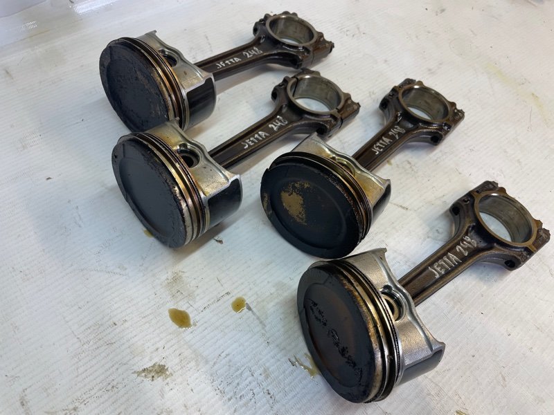 Шатун Volkswagen Jetta 2008