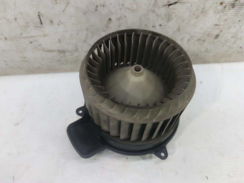 Моторчик печки Audi A6 2012