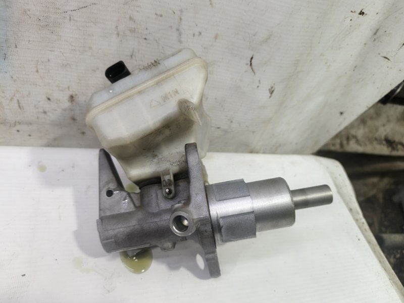 Главный тормозной цилиндр Audi A6 2012