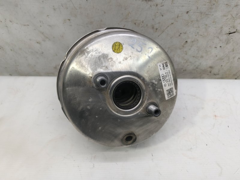 Вакуумный усилитель Audi A6 2012