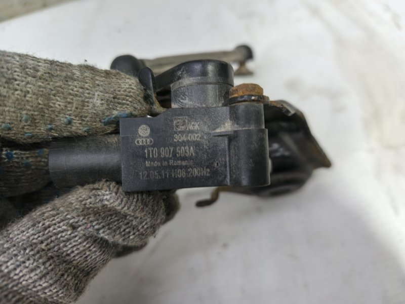 Датчик положения кузова Audi A6 2012