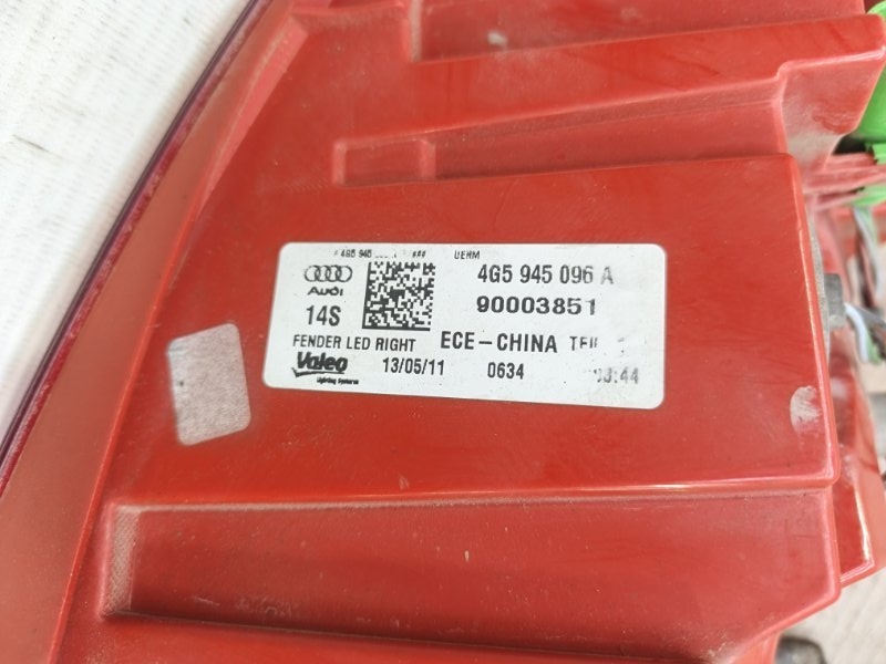 Фонарь Audi A6 2012