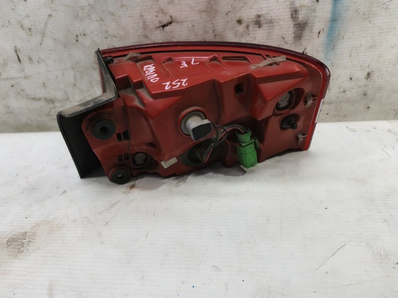 Фонарь Audi A6 2012