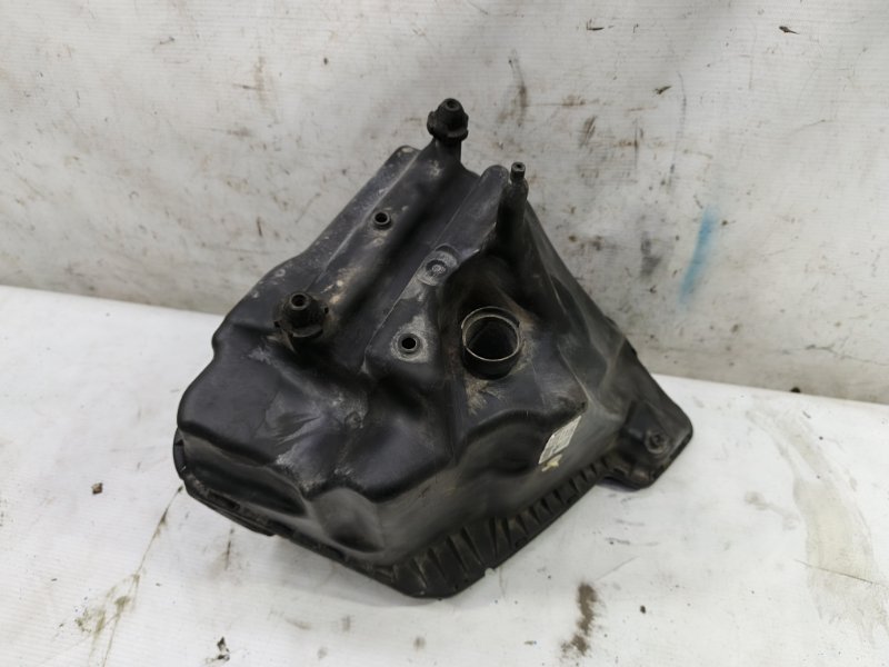 Корпус воздушного фильтра Audi A6 2012