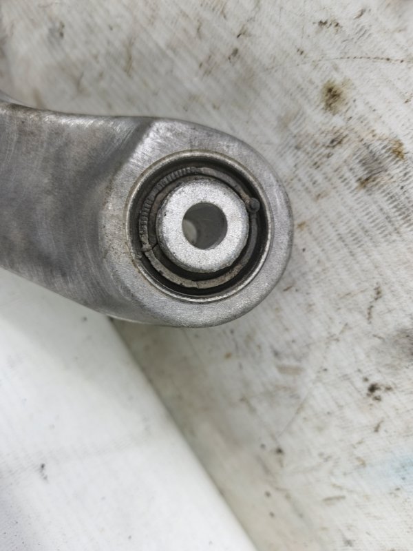 Рычаг Audi A6 2012