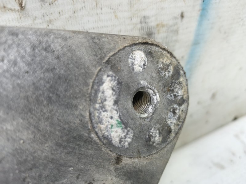 Кронштейн редуктора Audi A6 2012