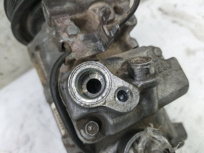 Компрессор кондиционера Audi A6 2012