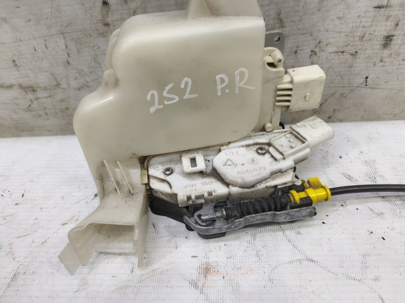 Замок двери Audi A6 2012