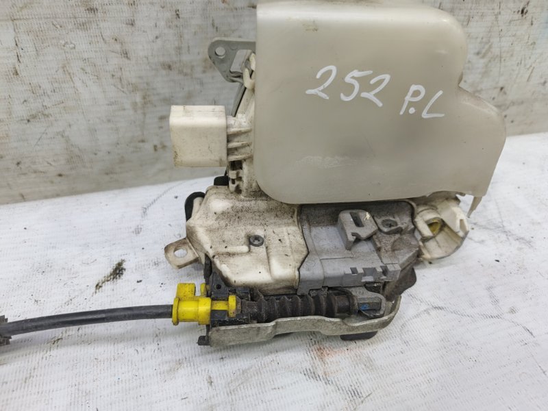 Замок двери Audi A6 2012