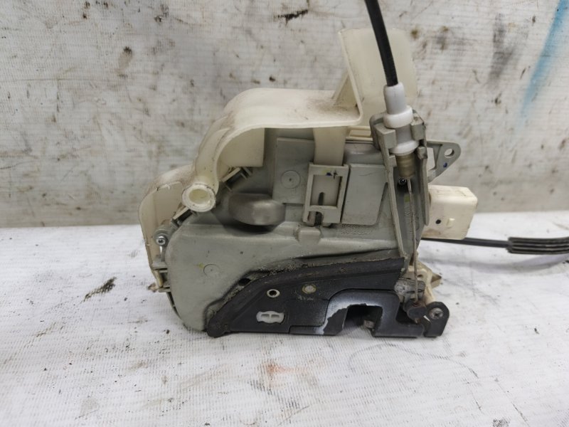 Замок двери Audi A6 2012